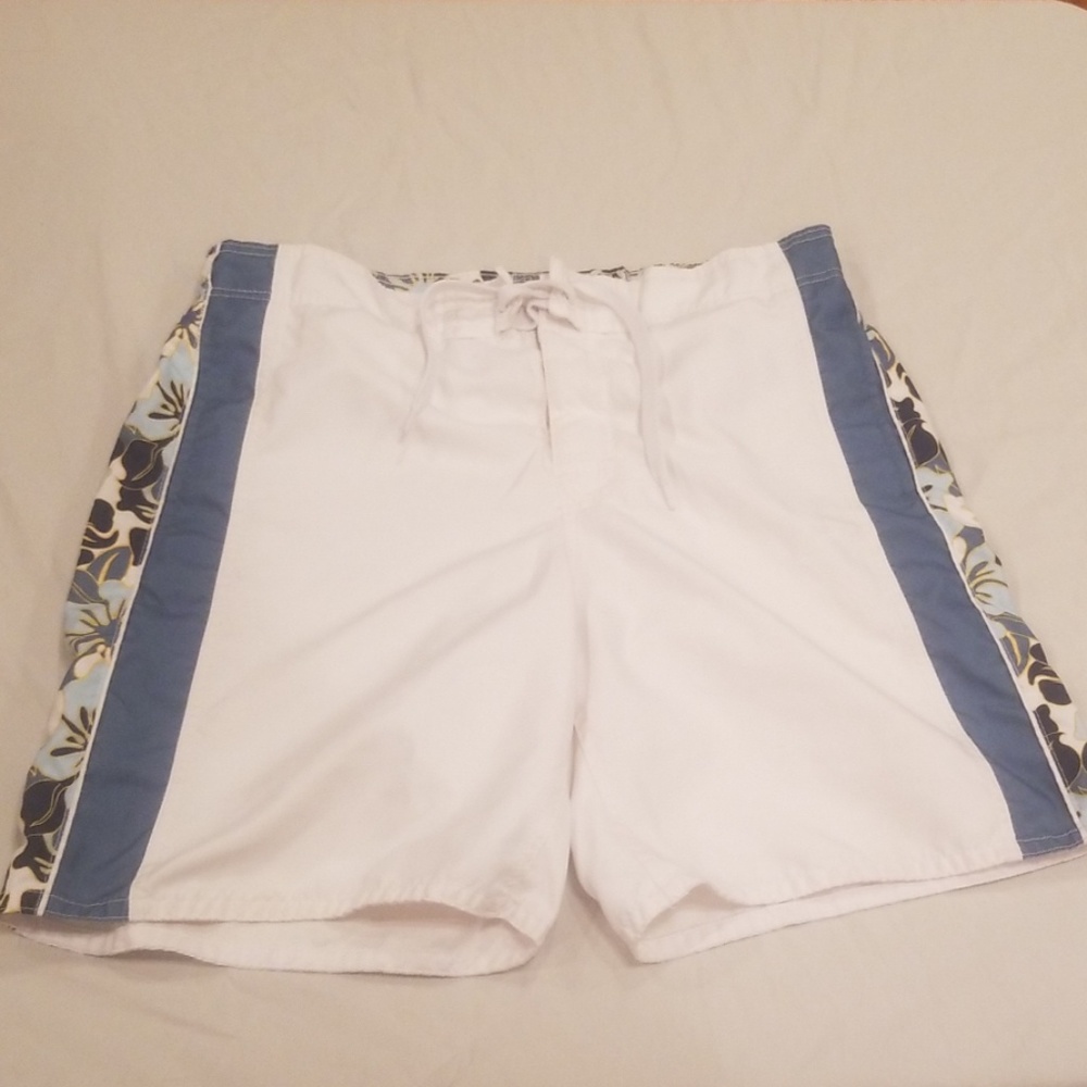 Breakwater swim shorts size m